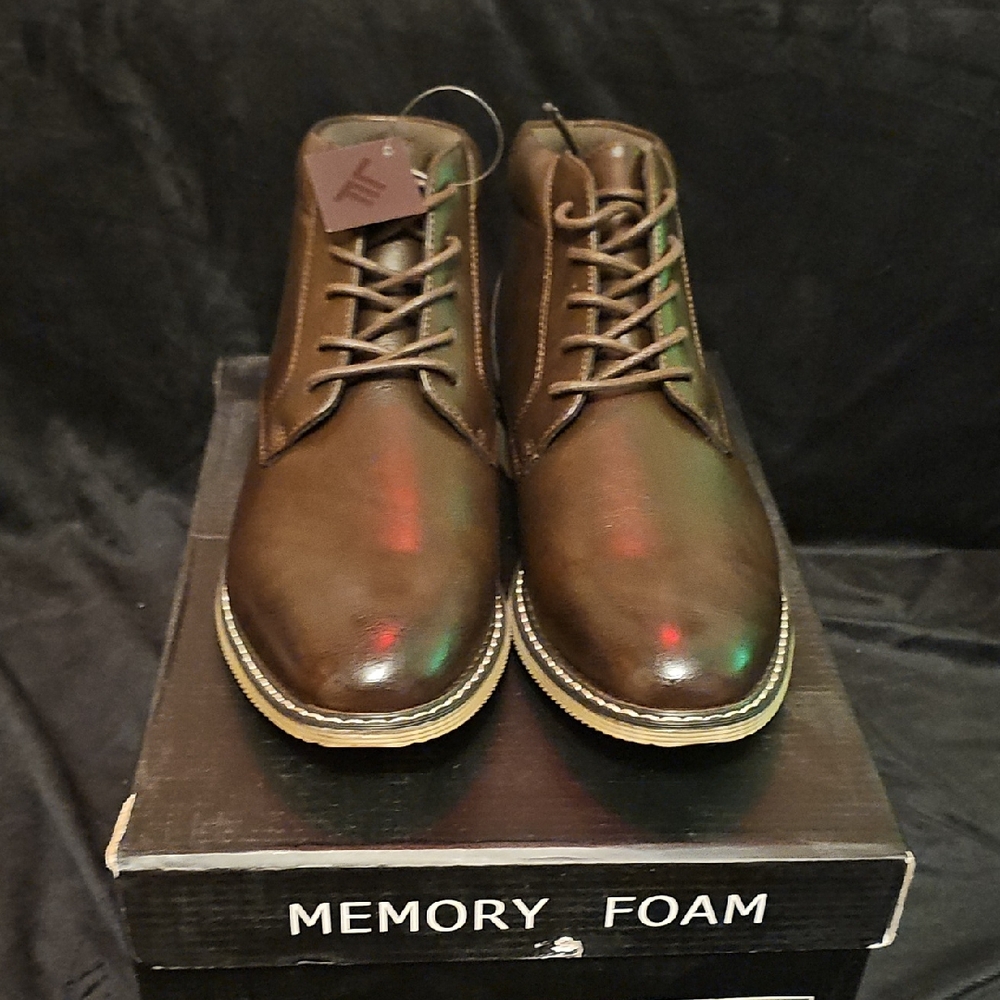 *Brand New* London Fog Dark Brown Chukka Boots